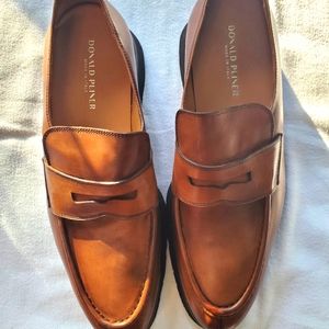 New! Donald J's never worn. Size 10.5, Hayden Cognac